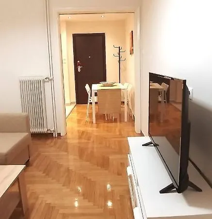 Modern Home, 6' From The Metro * Athens