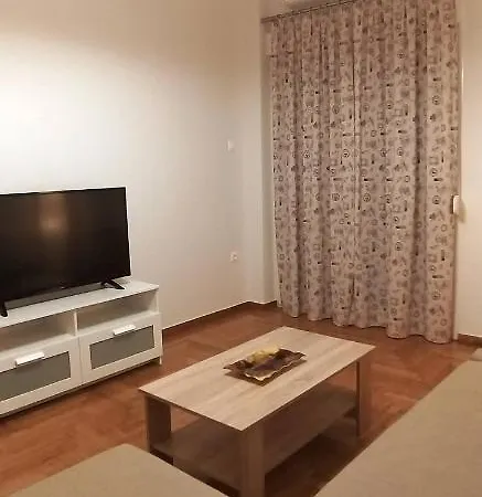 Modern Home, 6' From The Metro Athén
